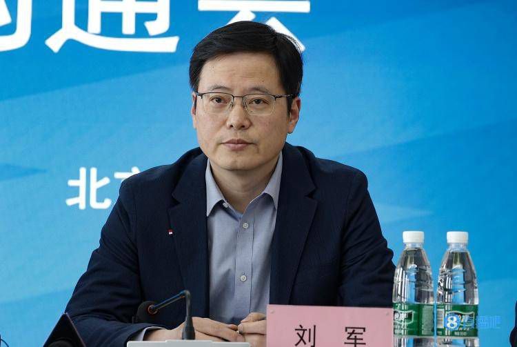 中间人先生第一季免费观看